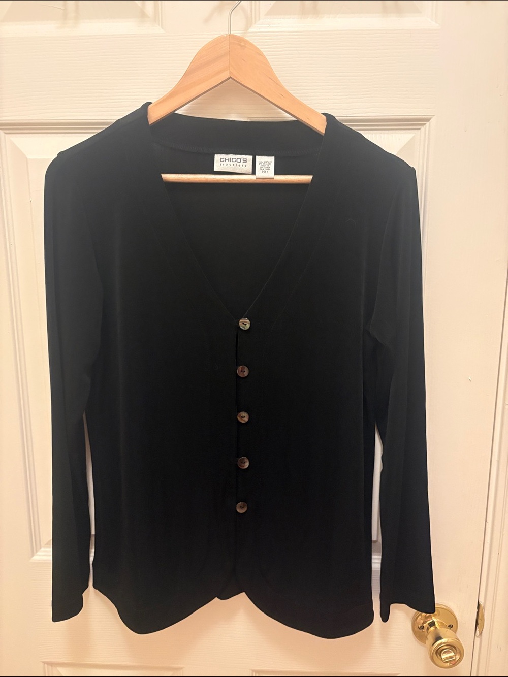 Chico's Travelers Black V-Neck Button-Front Lightweight Knit A045